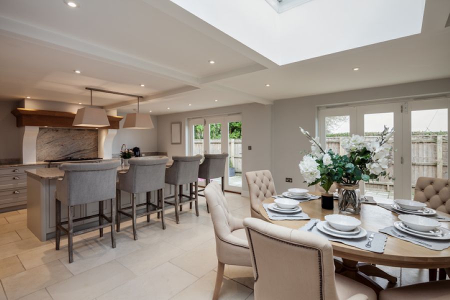 Can I stay in the family home during divorce England and Wales